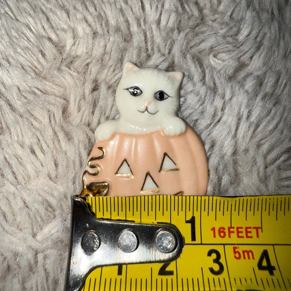 Lenox Halloween Cat Kitty in Pumpkin Jack O Lantern Pin‎ Brooch Pendant